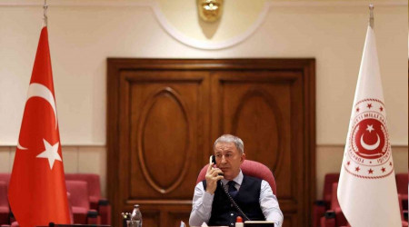 Bakan Akar, Ukraynalı mevkidaşı ile görüştü