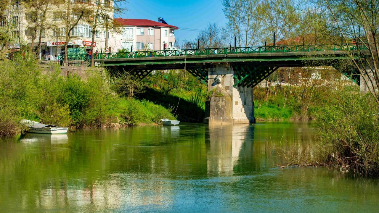 Bartın Irmağı: Şehir merkezinden geçen doğal güzellik
