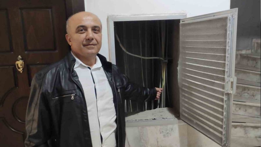 Başakşehir'de apartmandan 160 metrelik bakır kablo çaldılar