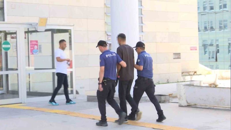 Bas�n mensubuna sald�ran zanl�lar yakaland�