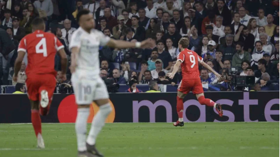 Bayern M�nih ve Arsenal avantaj� kapt�