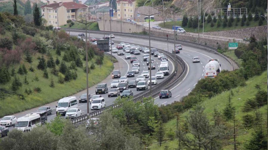 Bayram d�n��� TEM'de yo�unluk