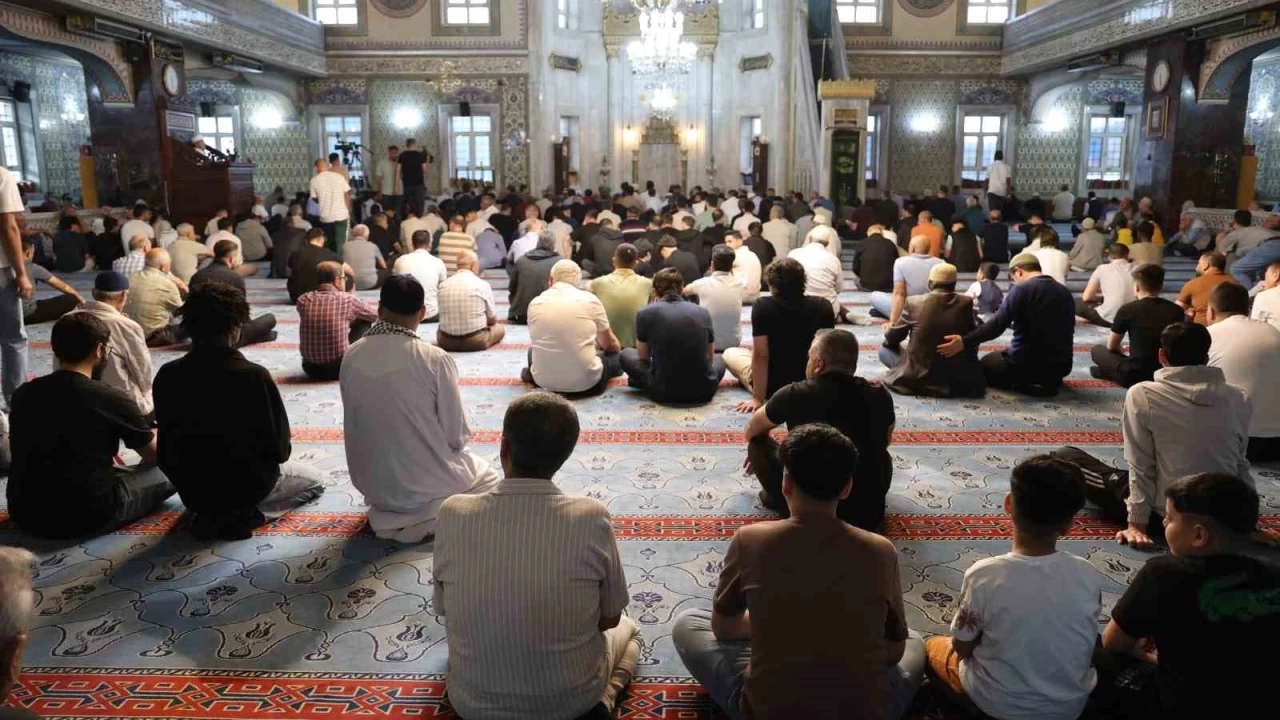 Bayram namaz�nda camiler doldu