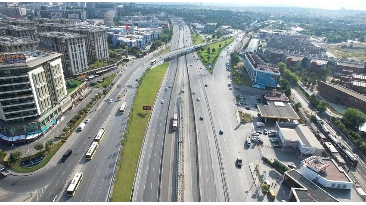 Bayram�n ikinci g�n�nde yollar bo� kald�