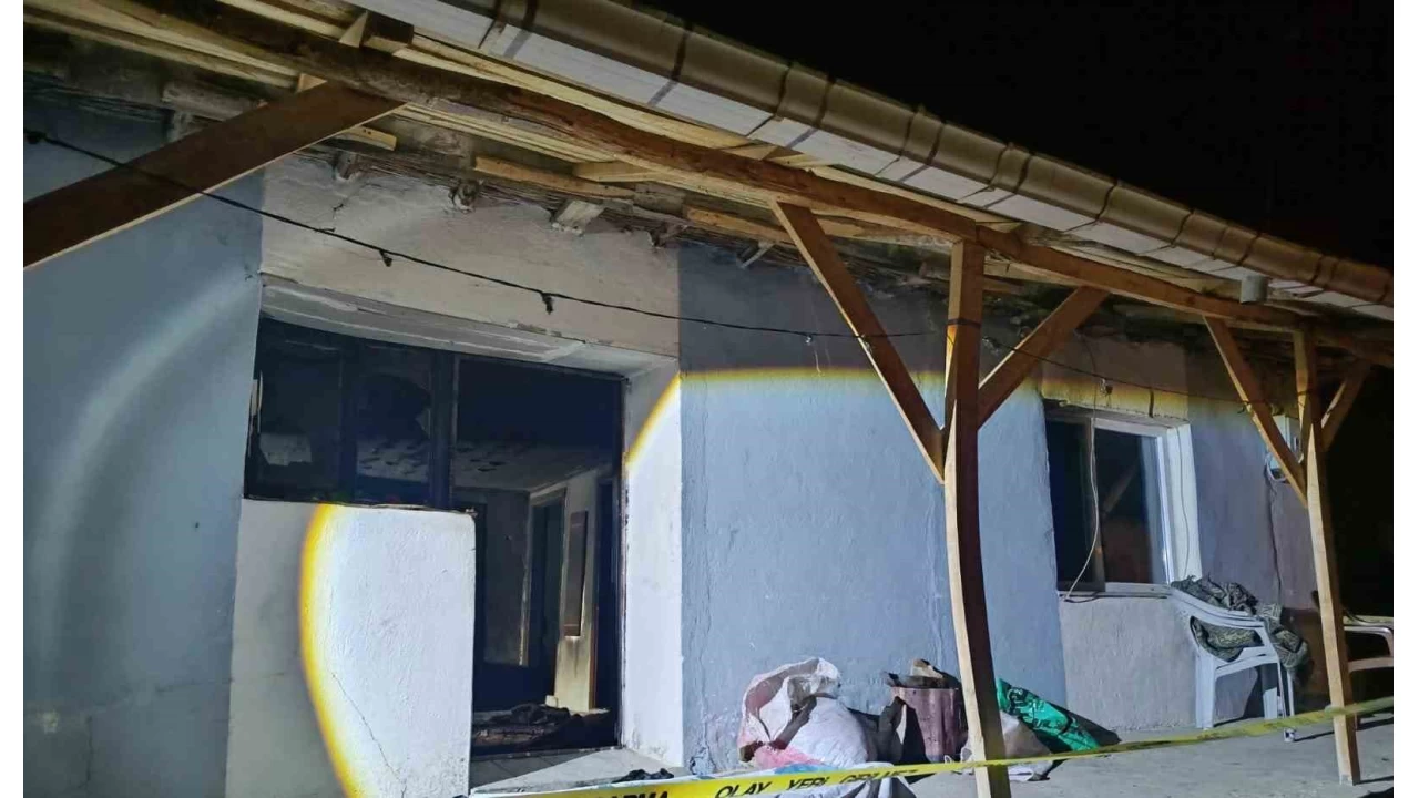 Benzin dökülen soba faciaya neden oldu: 1 ölü, 4 yaralı