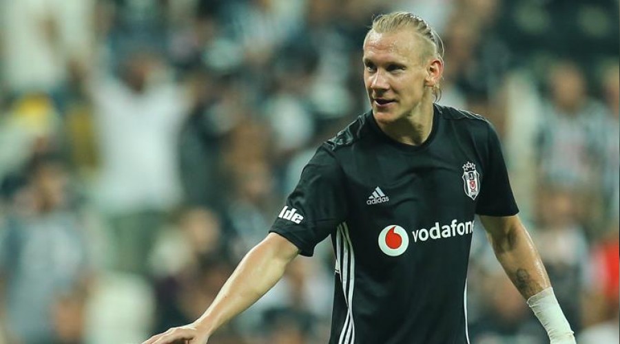 Beşiktaş masaya oturdu