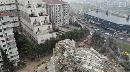 Beylikdüzü'nde "Kentsel dönüşüm yıkımında panik yaşandı"