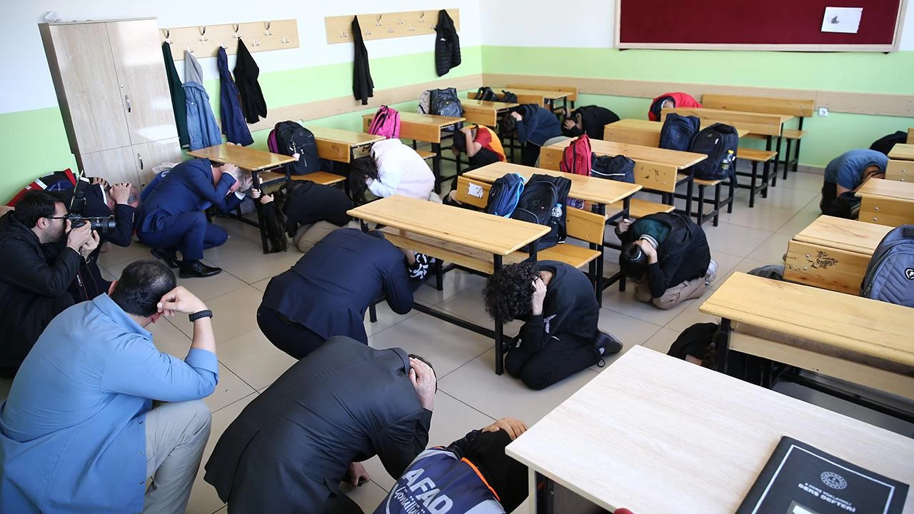 Bing�l'de deprem tatbikat� yap�ld�