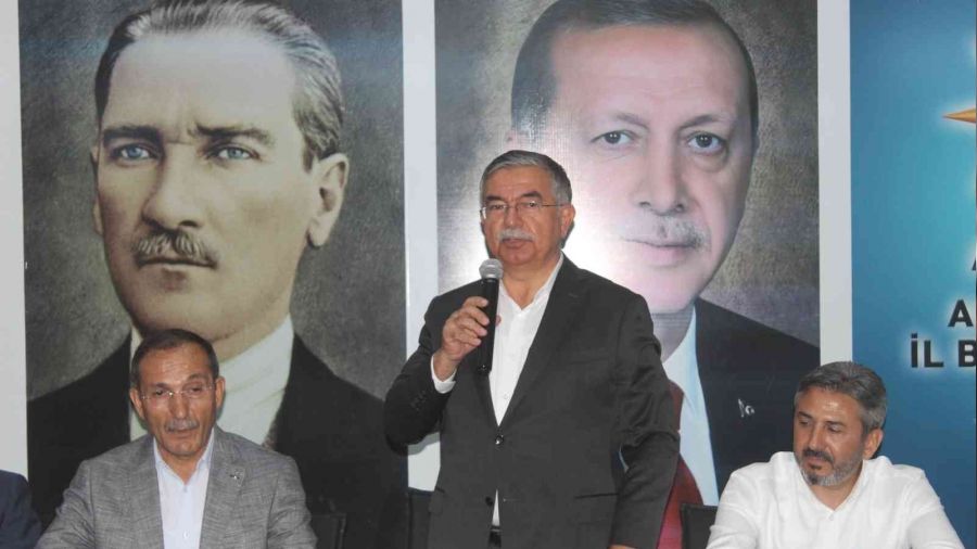 Bir AKP'li daha 'Türkiye'de ekonomik kriz yoktur' dedi