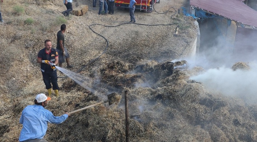 Bir k�v�lc�m 1600 balya saman� k�l etti