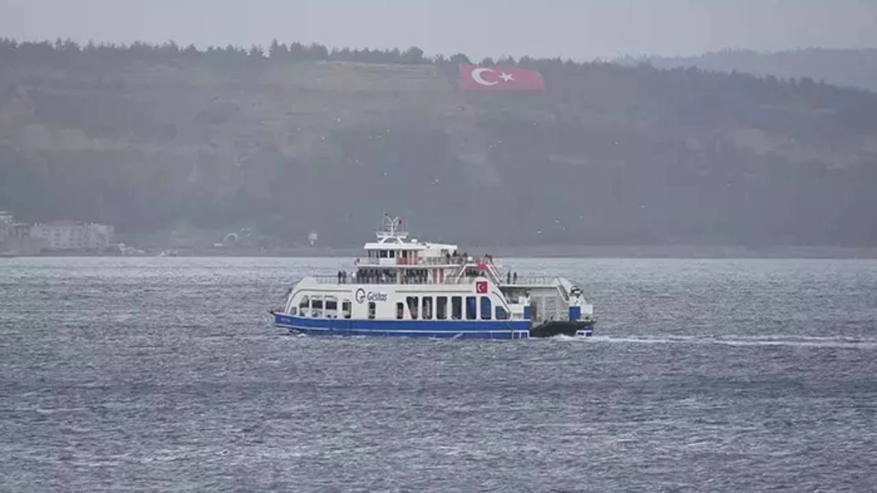 Bozcaada ve Gökçeada'ya feribot seferleri iptal edildi