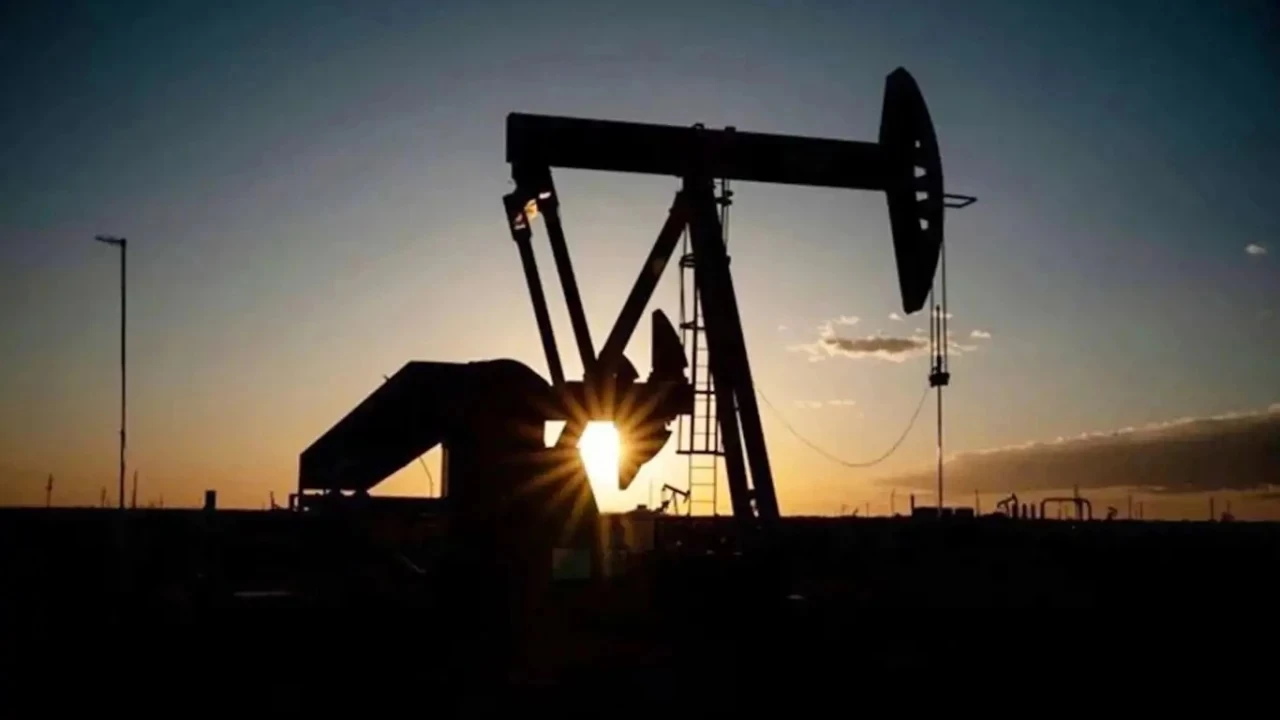Brent petrolün varil fiyatı 70.55 dolar