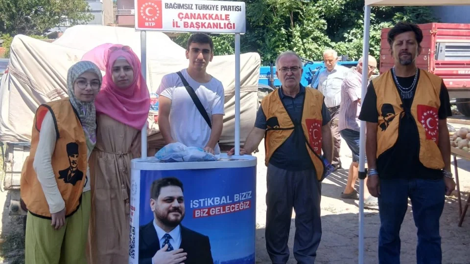 BTP Eceabat'ta sahaya indi: Vatanda�tan yo�un ilgi 