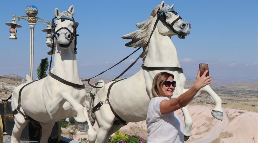 Bu otele gelen selfie ekmeden gitmiyor