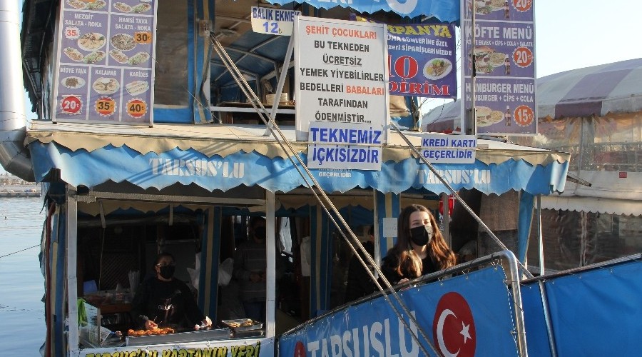 Bu teknede balık ekmek şehit çocuklarına bedava