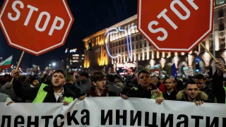 Bulgaristan'da 25'ten fazla şehirde hükümet karşıtı protesto