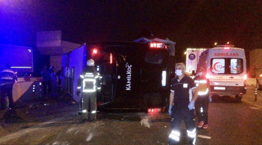 Bursa'da feci kaza: 1 ölü, 16 yaralı