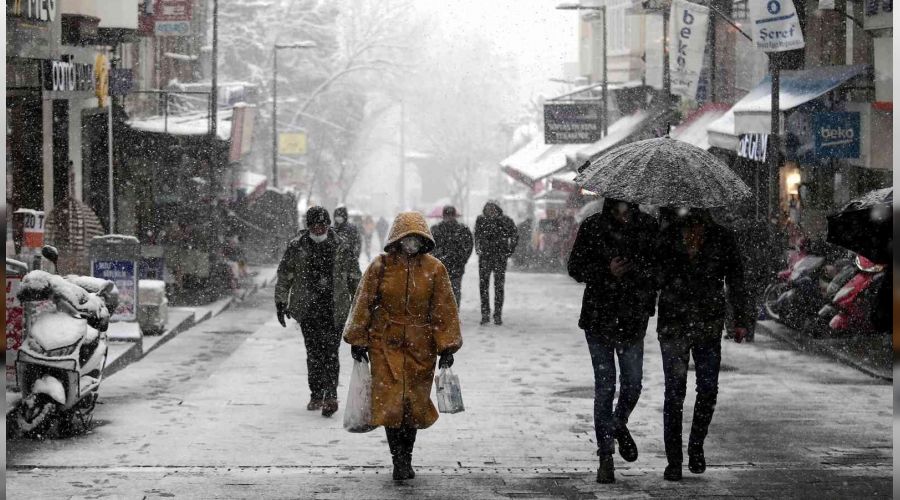 Bursa'da kar yağışı etkili oluyor