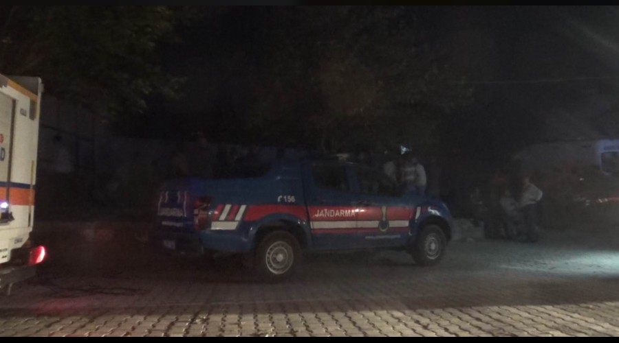 Buza��y� kurtarmak isterken canlar�ndan oldular