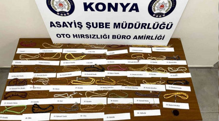 Çaldıkları 500 bin TL'lik tespihleri satarken yakalandılar