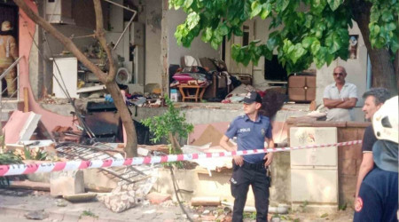 Çekmeköy'de bir binada doğal gaz patladı: 3 yaralı