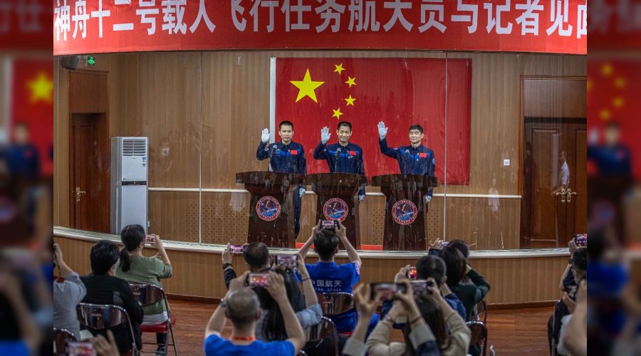 �in, uzaya g�nderece�i ilk taykonot ekibini belirledi