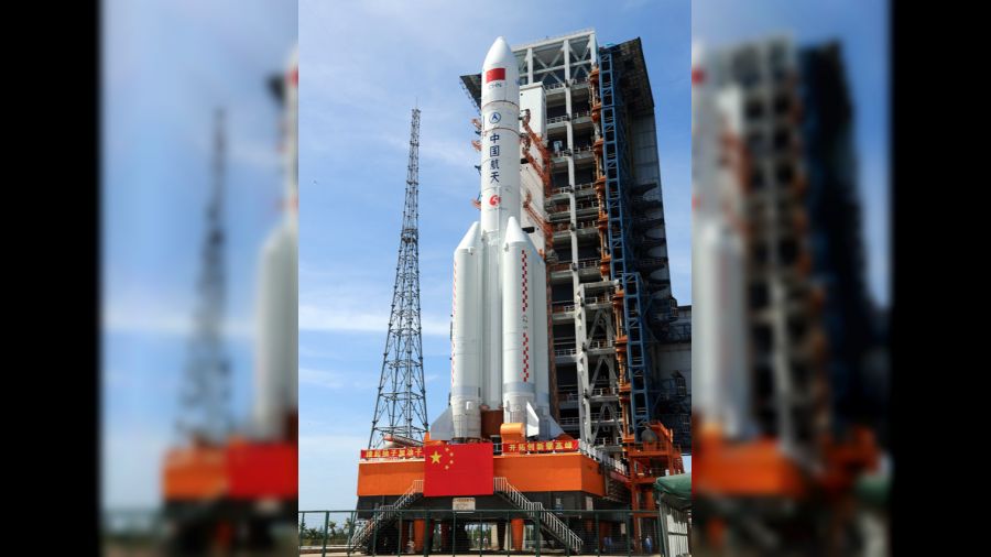 in uzaya ilk sivil astronotu gnderdi