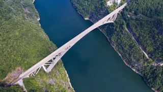Çinli köprü mühendisleri dünya rekorları kırdı