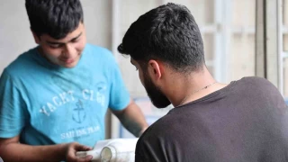 Çocuk işçiler bayrama tamirhanede girdi