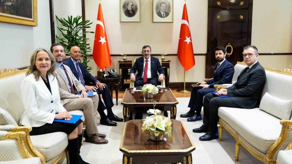 Cumhurba�kan� Yard�mc�s� Y�lmaz, Tom Barrack ile g�r��t�