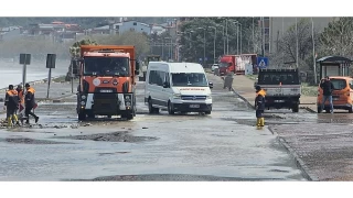 Dalgalarn dvd sahil yolunda hasar olutu