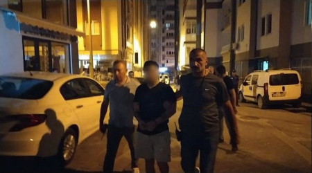 Dedesinden kalan silahı temizlerken yanlışlıkla annesini vurdu