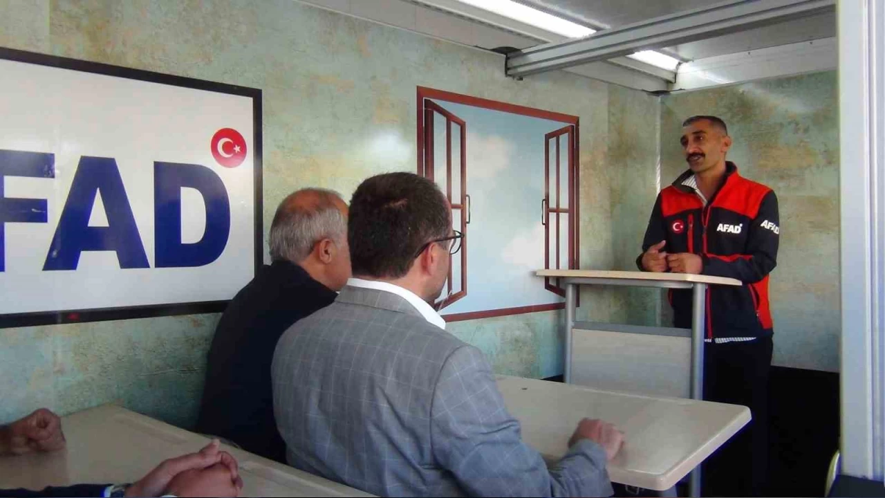 Deprem sim�lasyon t�r� Kars'ta