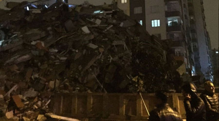Depremde yıkılan binaların 3 müteahhidi daha tutuklandı