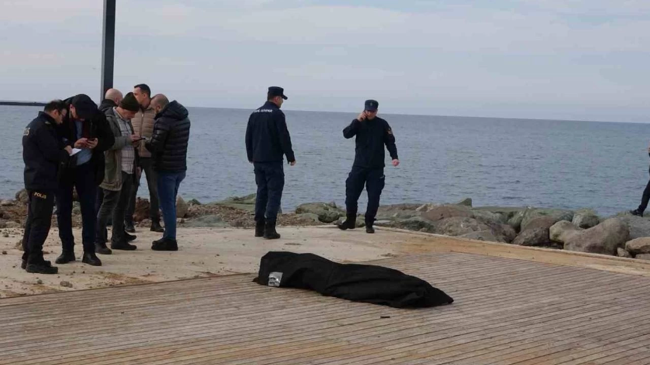Depremzede gen� k�z�n cesedi sahilde bulundu