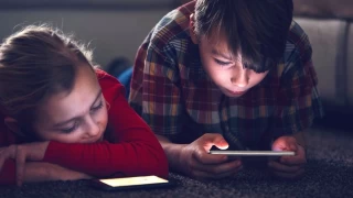 Dijital bamllk ocuklar psikolojik ve fiziksel olarak etkiliyor