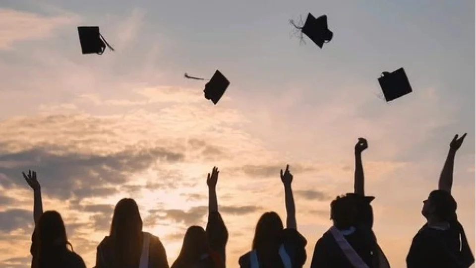 Diploma raf ömrünü doldurdu, peki şimdi ne olacak?