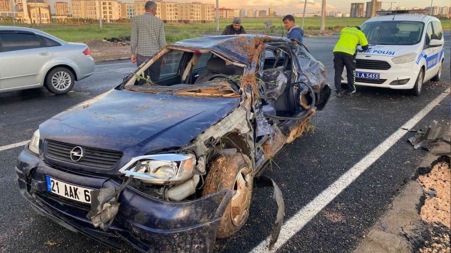 Diyarbakır'da trafik kazası: 2 ölü, ağır 2 yaralı