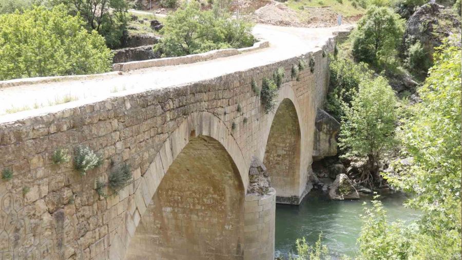 Diyarbakr'n sakl cenneti ihtiamn koruyor