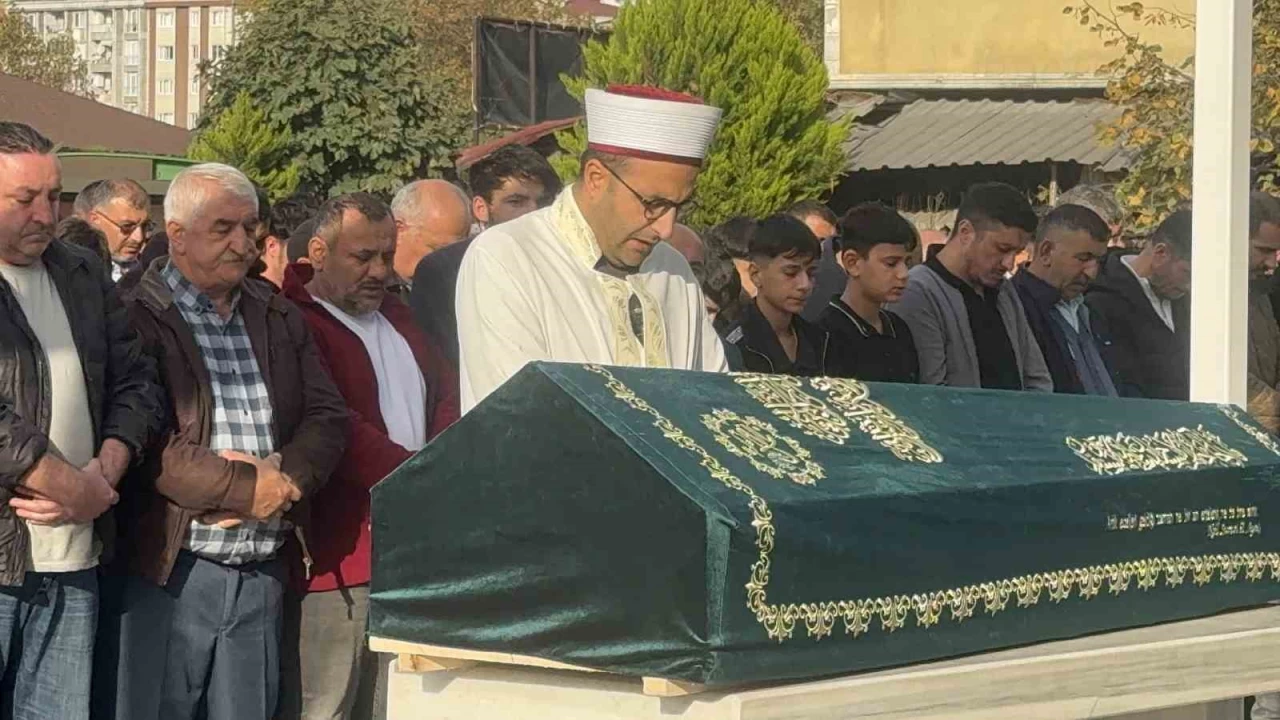 Dner yedikten sonra evinde l bulunan 13 yandaki Eren Ylgn son yolculuuna uurland