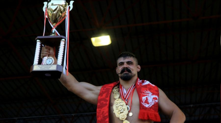 "Doping yapmadı, altın kemer kalmalı"