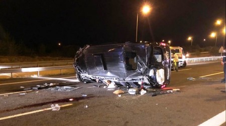 Düğün yolunda kaza: 3'ü ağır 12 yaralı