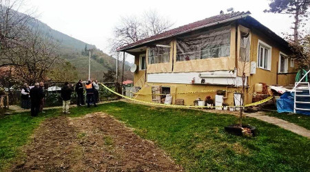 Dnk depremde hasar alan ev tahliye edildi