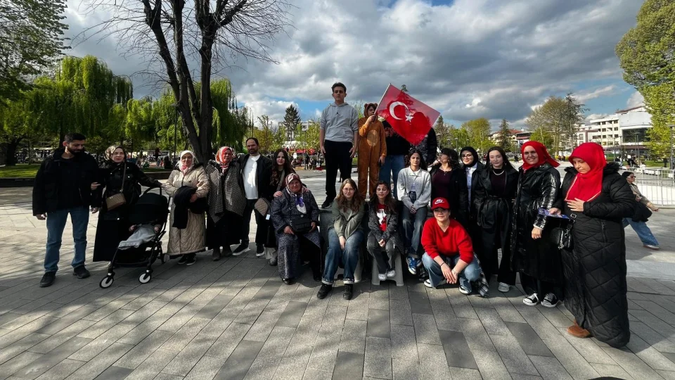 D�zce'de 23 Nisan co�kusu: BTP�den renkli kutlama