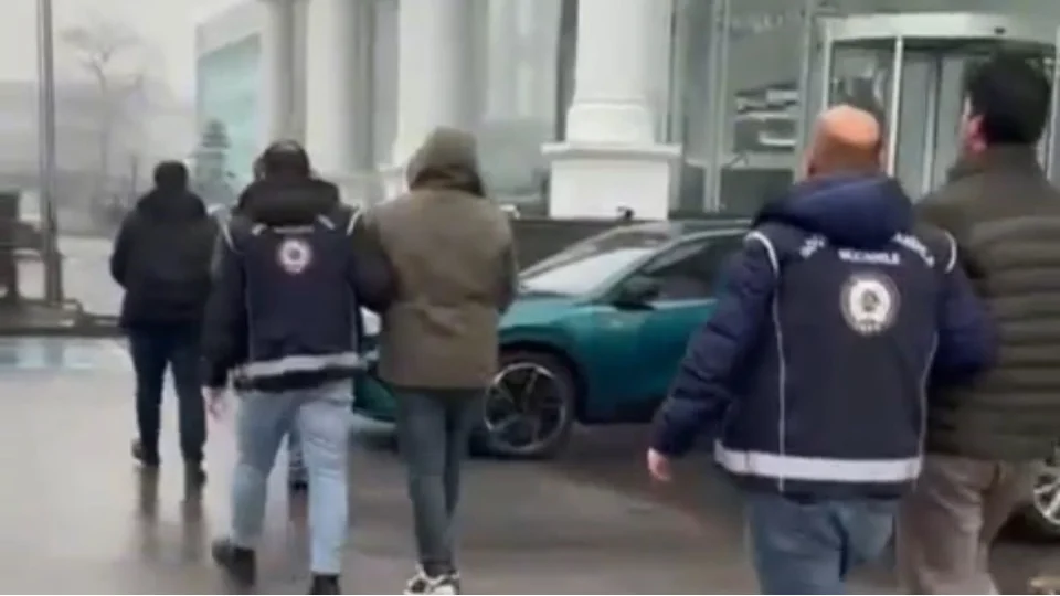 D�zce'de kamyon kasas�nda 14 d�zensiz g��men yakaland�