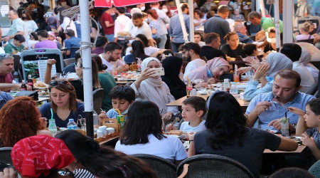 Edirne'de öğrenci-veli izdihamı
