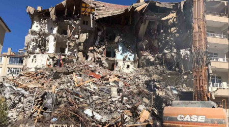 Elazığ'da ağır hasarlı bina sayısı 7 bini geçti