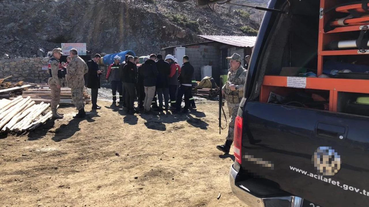 Elazığ'da maden ocağında göçük: Toprak altındaki tüm işçiler kurtarıldı