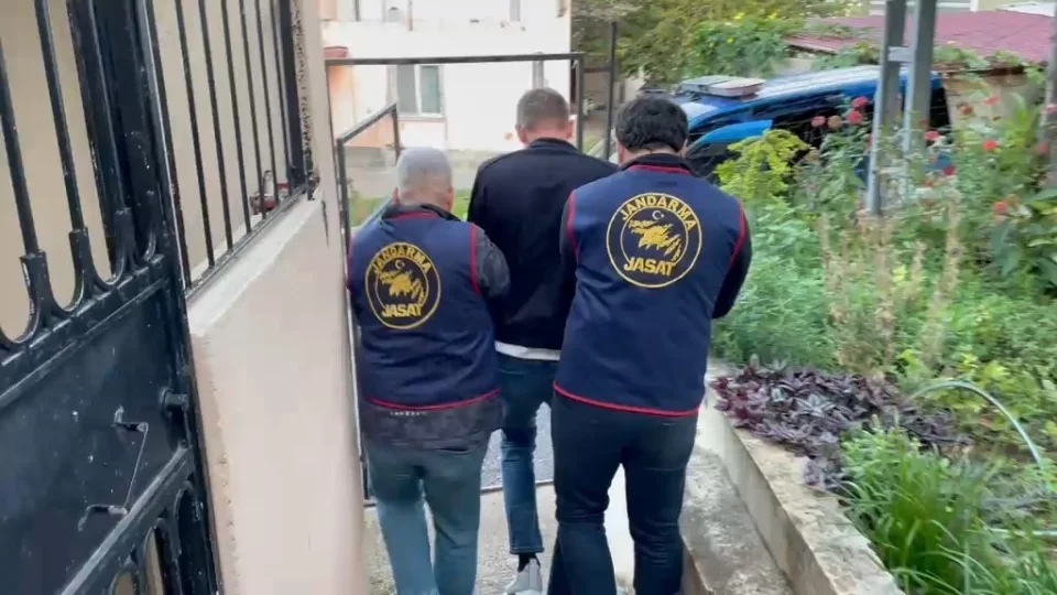 Elektrikli bisiklet doland�r�c�lar�na 10 ilde operasyon: 12 g�zalt�