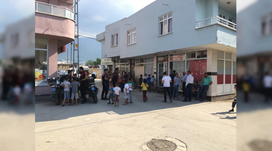 Eniştelerini 50 lira için bıçakladılar